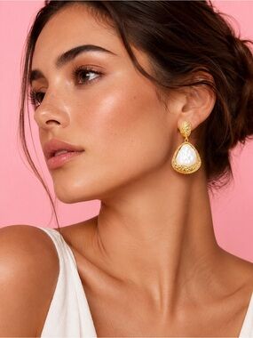 Pearl Golden Muse Earrings